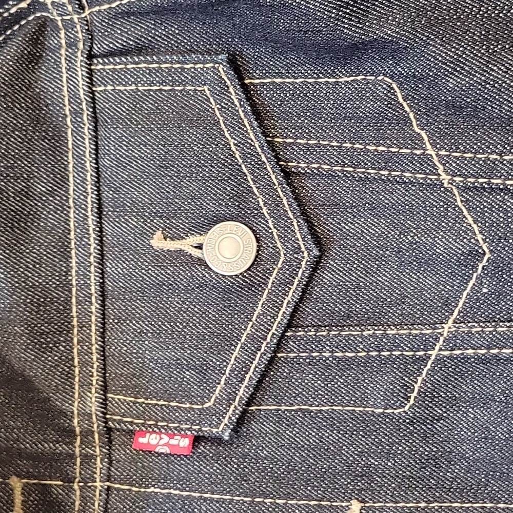 Levi's Men's 1990s Relaxed Fit Trucker  Dark Blue Denim Jacket - Picture 7 of 14